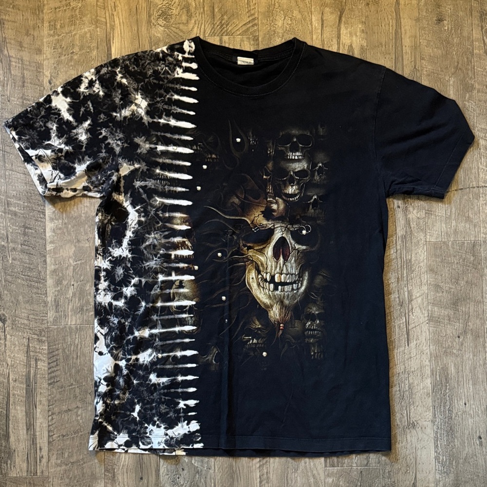 Jay’s Rock - Men's Black and White Skull Graphic Tee w/Metal Detail - Size L